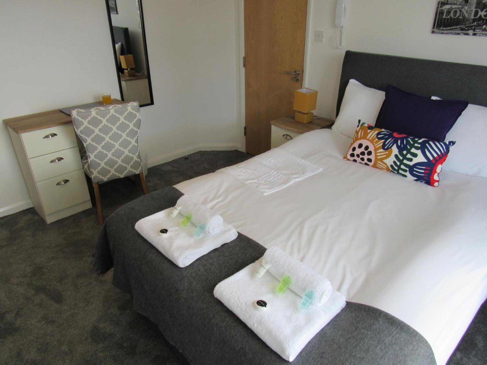 The Cambridge Suites - Tas Accommodations Exterior photo