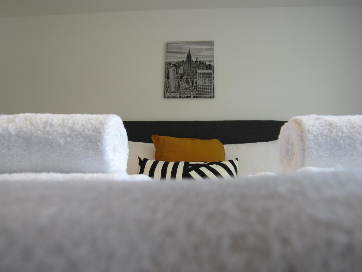 The Cambridge Suites - Tas Accommodations Exterior photo
